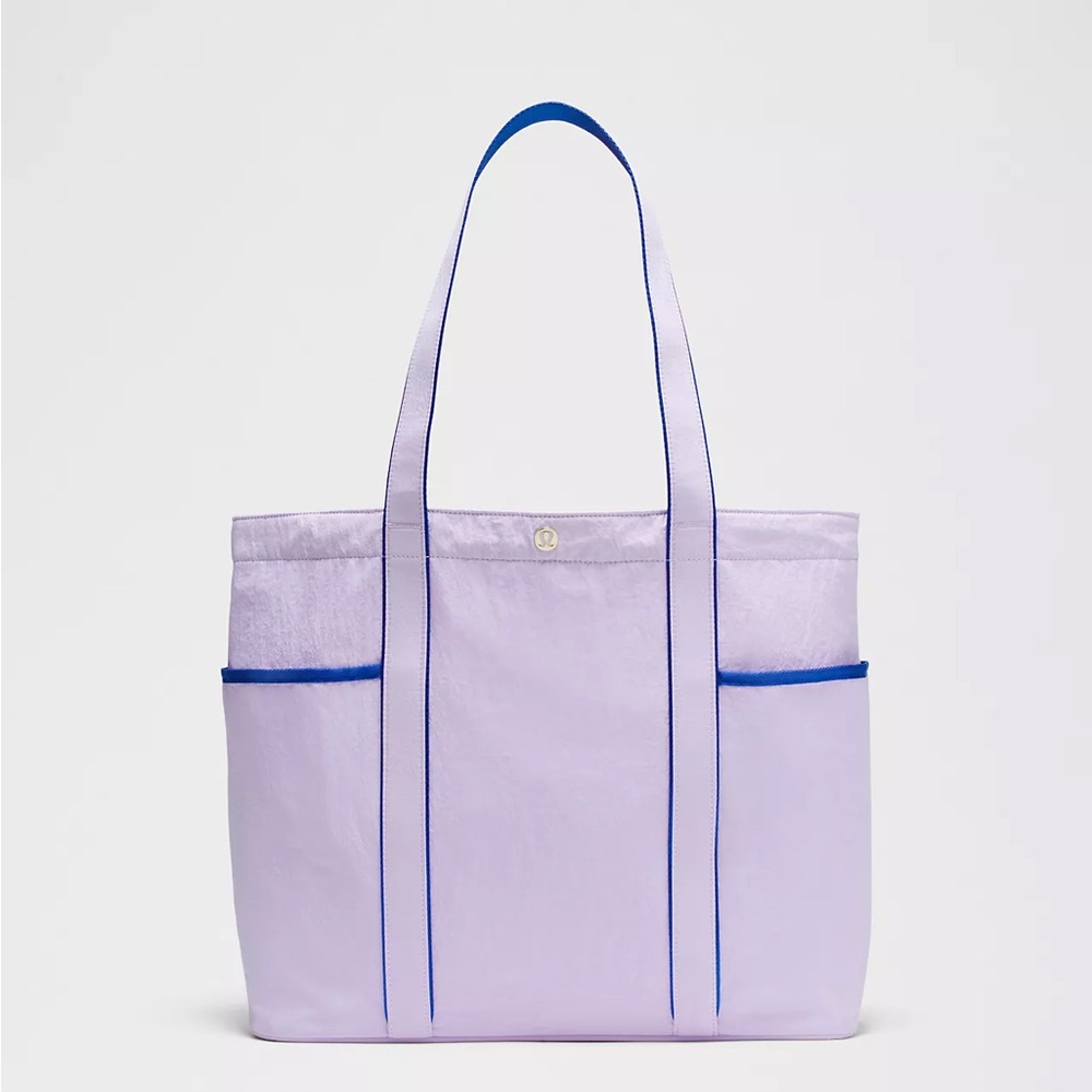 Lululemon Daily Multi-Pocket Tote Bag 20L- Lavender Frost/Galactic Cobalt